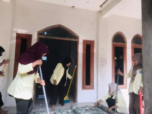 Bersih Lingkungan, Eratkan Kebersamaan: Aksi Posko III RT 06 RW 03 posko iii masjid depan