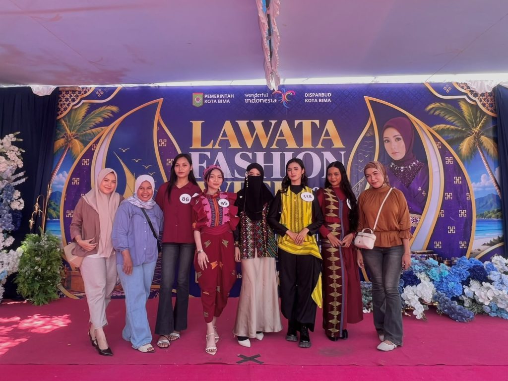 Tampil Memukau! Mahasiswi POLMUDA Bawa Pesona Wastra Bima di Lawata Fashion Week 2026 whatsapp image 2026 09 11 at 23.36.02